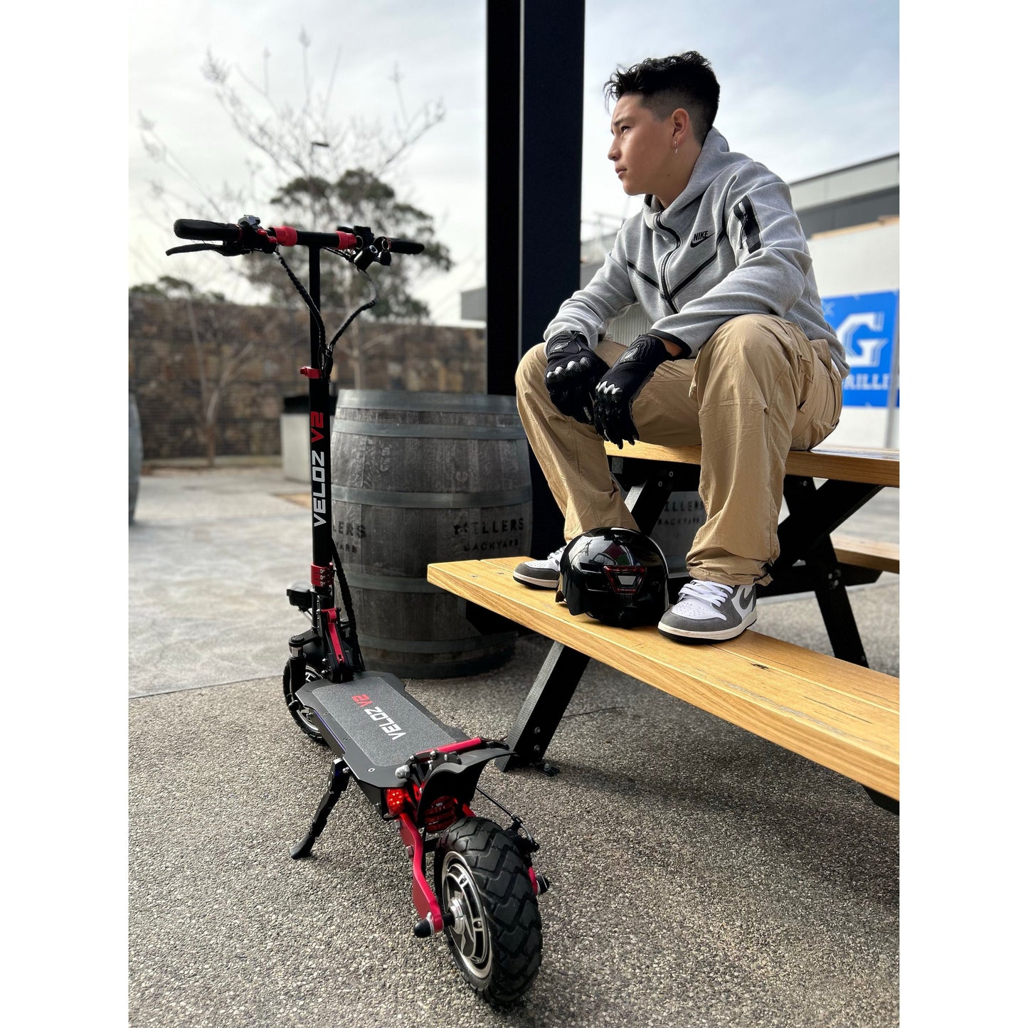 Veloz V2 - 2400W Electric Scooter