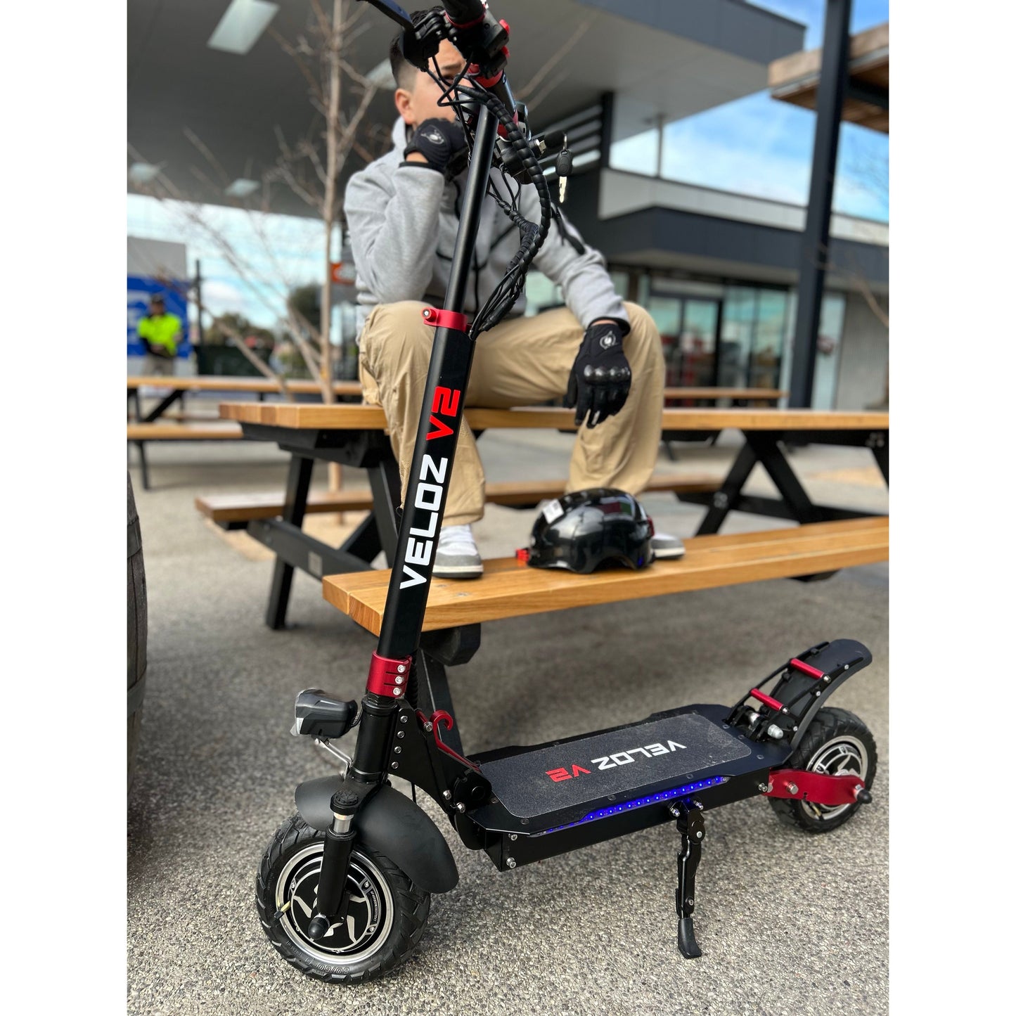 Veloz V2 - 2400W Electric Scooter