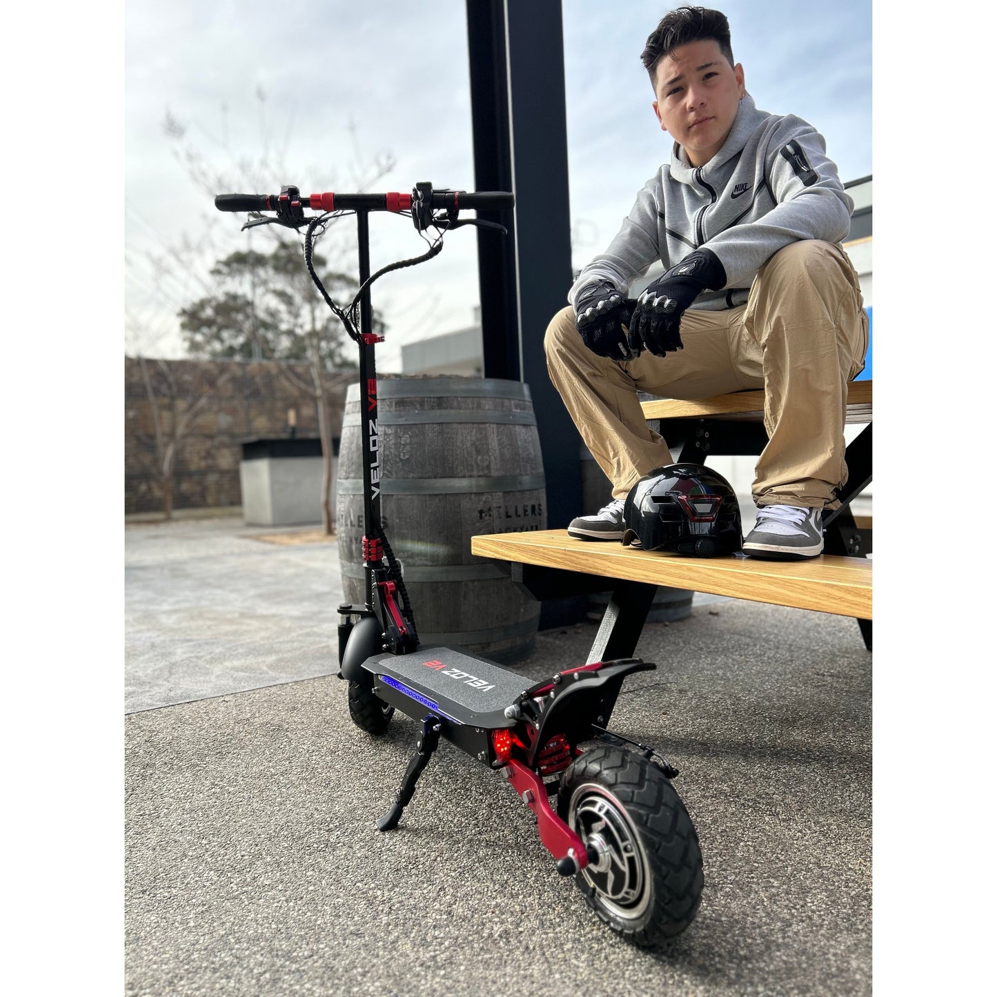 Veloz V2 - 2400W Electric Scooter