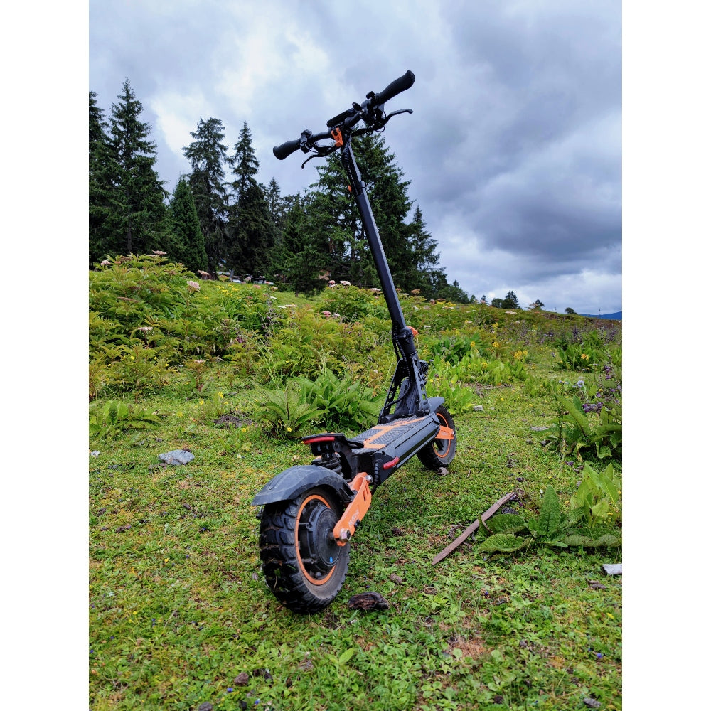 veloz g3 electric scooter parked on a moutain